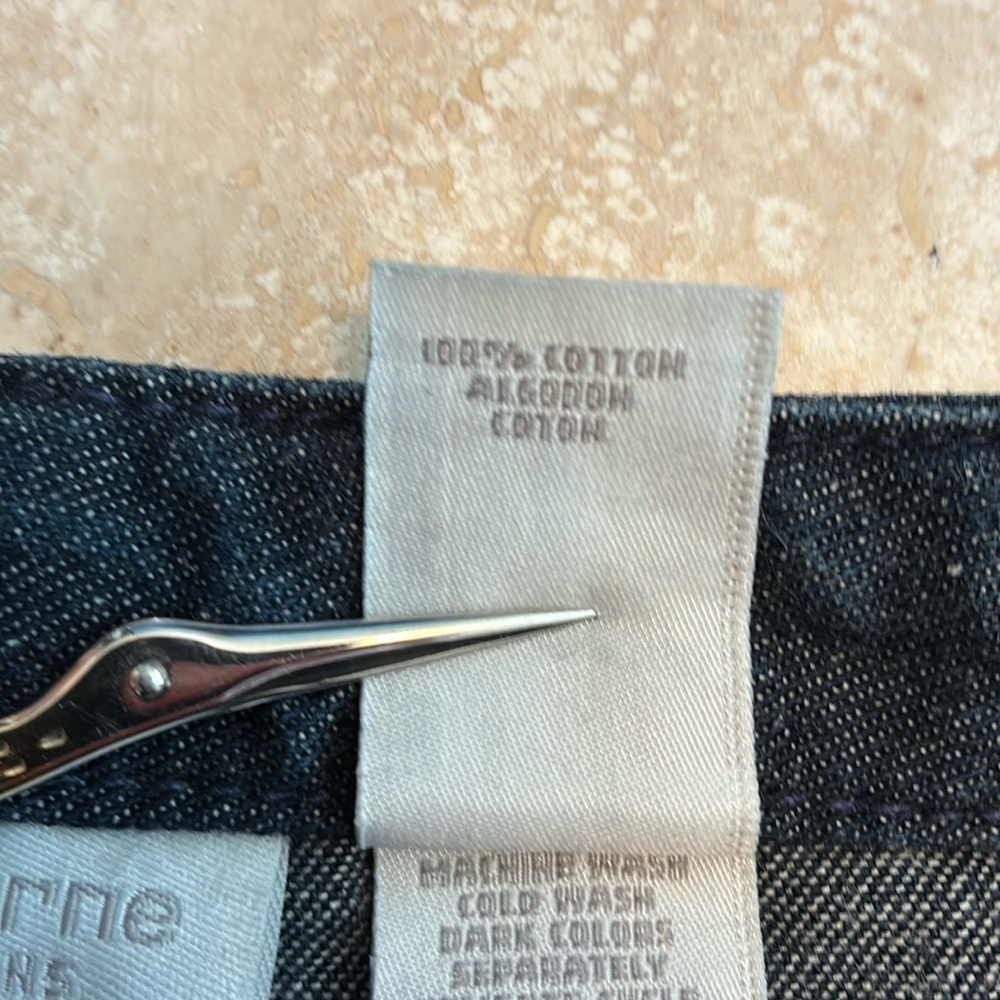 Liz Claoborne denim skirt Woman's, 8, Dark grey, light grey stencil flowers. EUC - Picture 12 of 17
